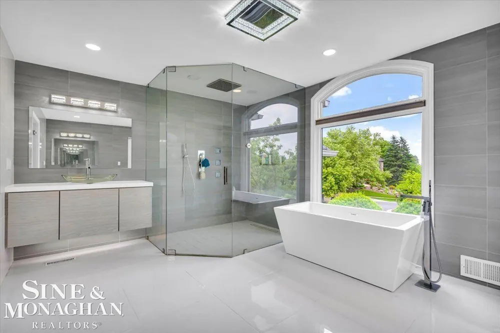 1289 Creek Pointe Drive Rochester City, MI 48307