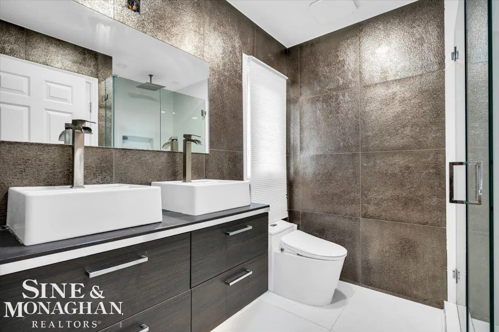 1289 Creek Pointe Drive Rochester City, MI 48307