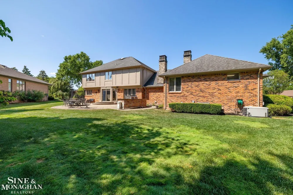 37500 Alpinia Lane Clinton Charter Township, MI 48036