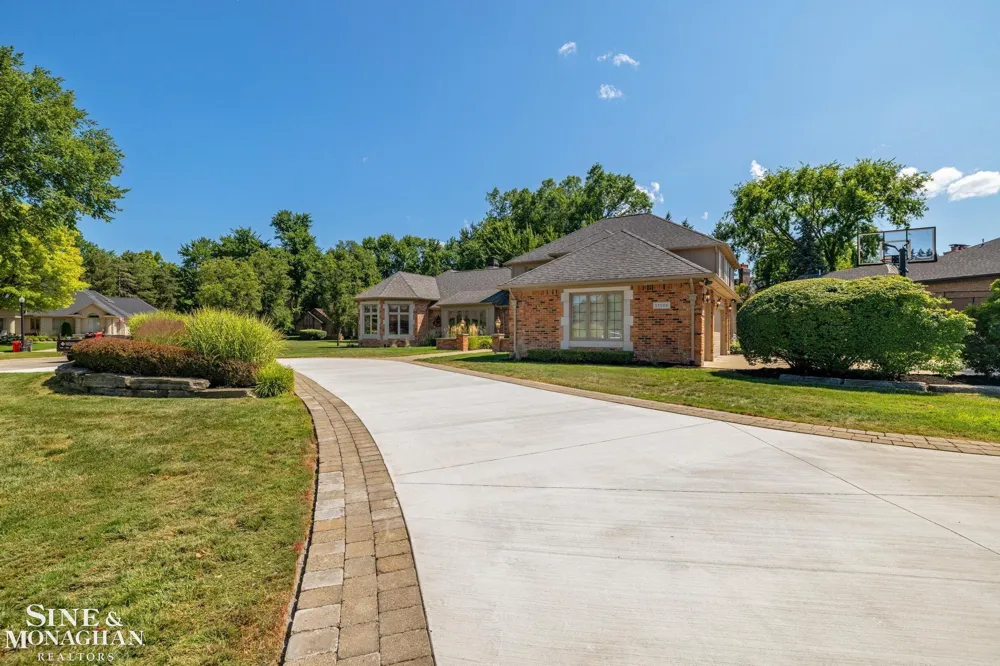 37500 Alpinia Lane Clinton Charter Township, MI 48036