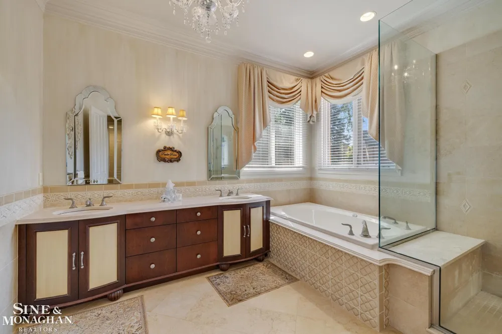 37500 Alpinia Lane Clinton Charter Township, MI 48036
