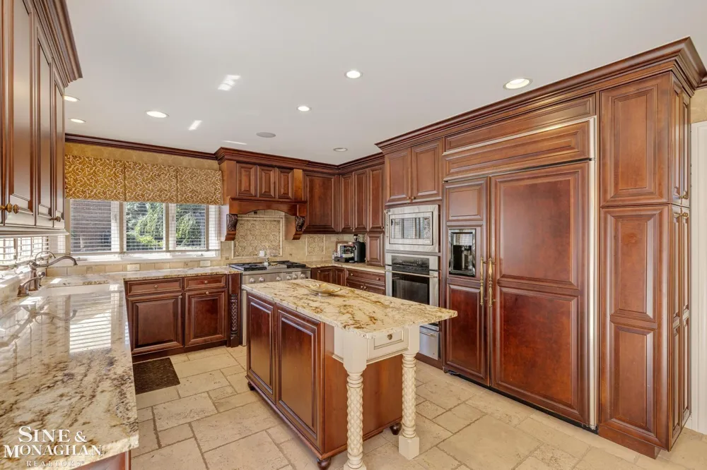 37500 Alpinia Lane Clinton Charter Township, MI 48036