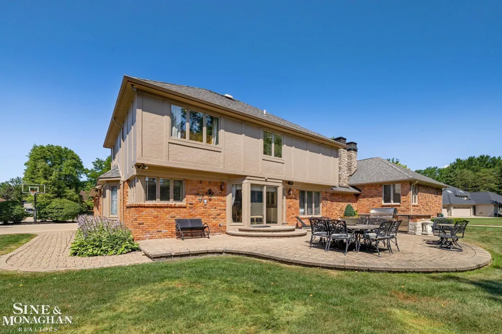 37500 Alpinia Lane Clinton Charter Township, MI 48036