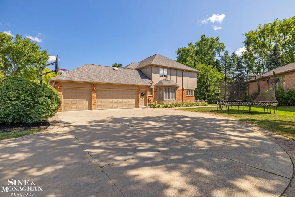 37500 Alpinia Lane Clinton Charter Township, MI 48036