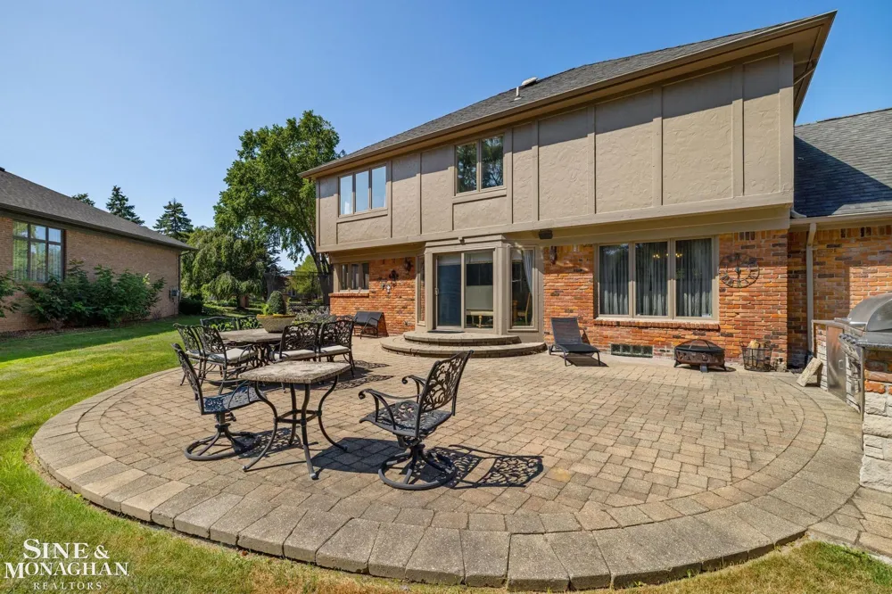 37500 Alpinia Lane Clinton Charter Township, MI 48036