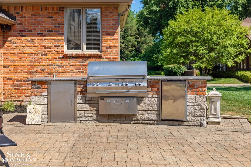 37500 Alpinia Lane Clinton Charter Township, MI 48036