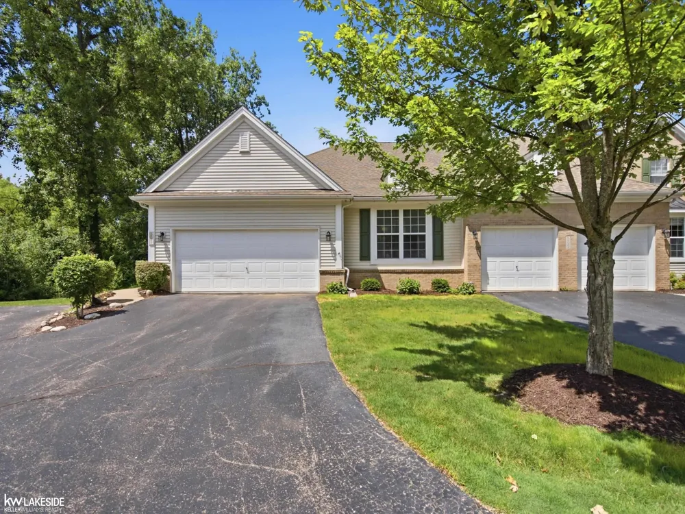 5721 Pinecroft Court Independence Charter Township, MI 48346