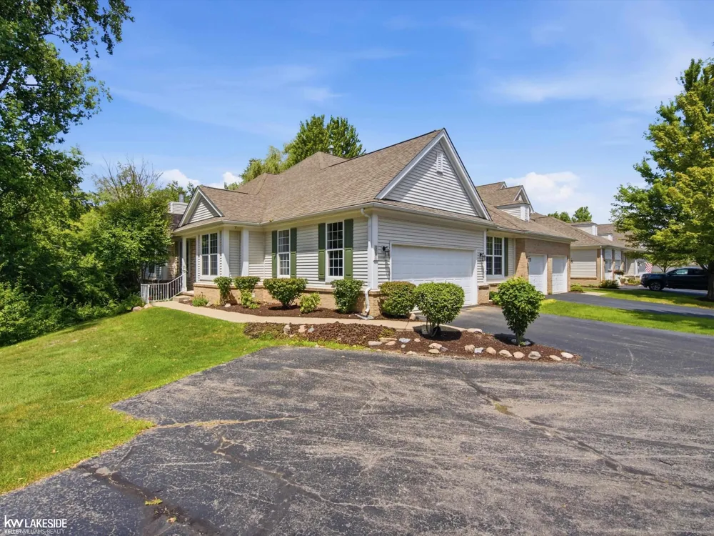 5721 Pinecroft Court Independence Charter Township, MI 48346