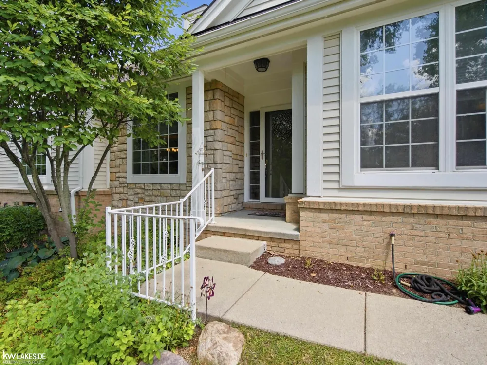 5721 Pinecroft Court Independence Charter Township, MI 48346