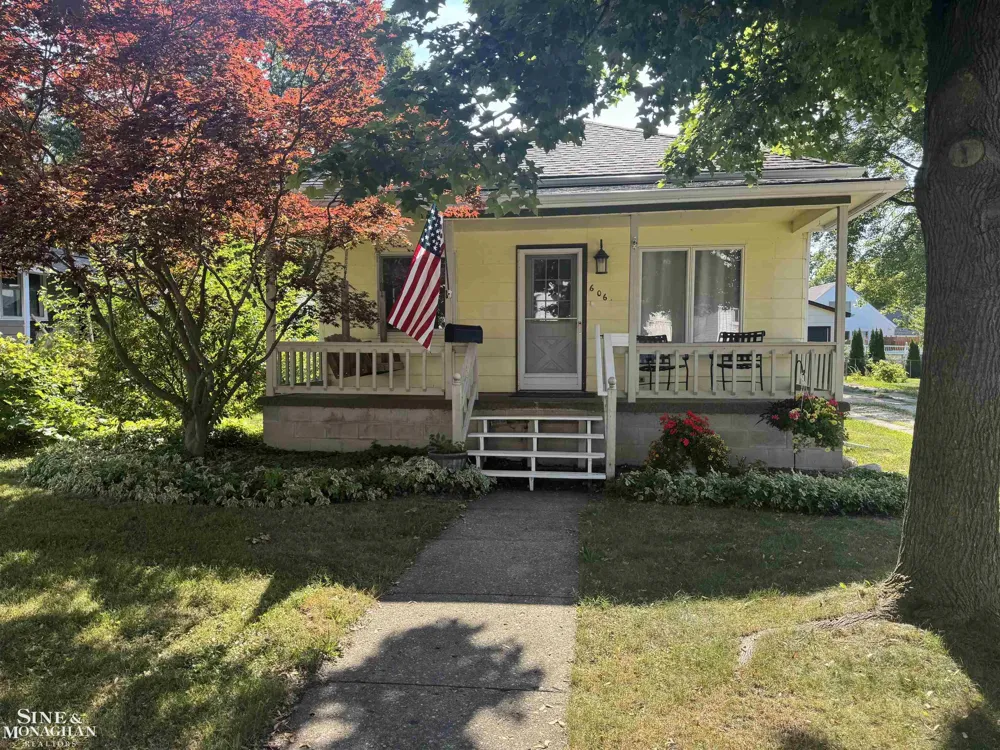 606 6th Street St Clair City, MI 48079
