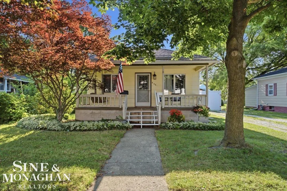 606 6th Street St Clair City, MI 48079