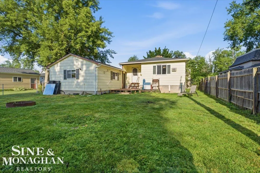 606 6th Street St Clair City, MI 48079