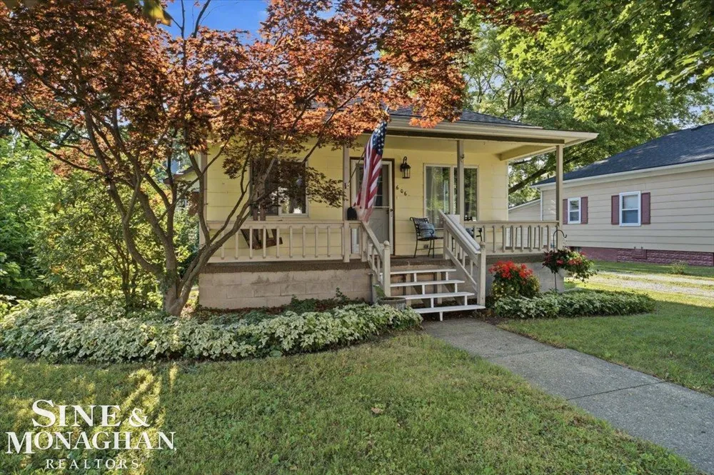 606 6th Street St Clair City, MI 48079