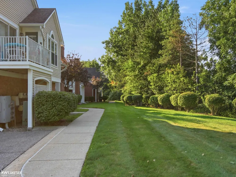 56429 Scotland Boulevard Shelby Charter Township, MI 48316