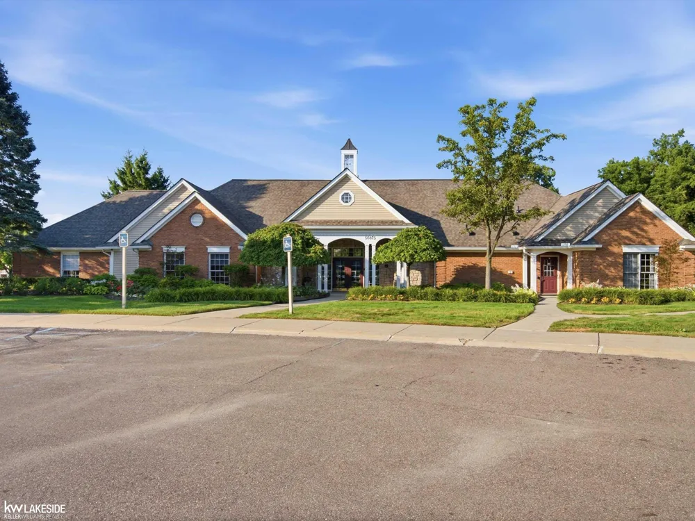 56429 Scotland Boulevard Shelby Charter Township, MI 48316