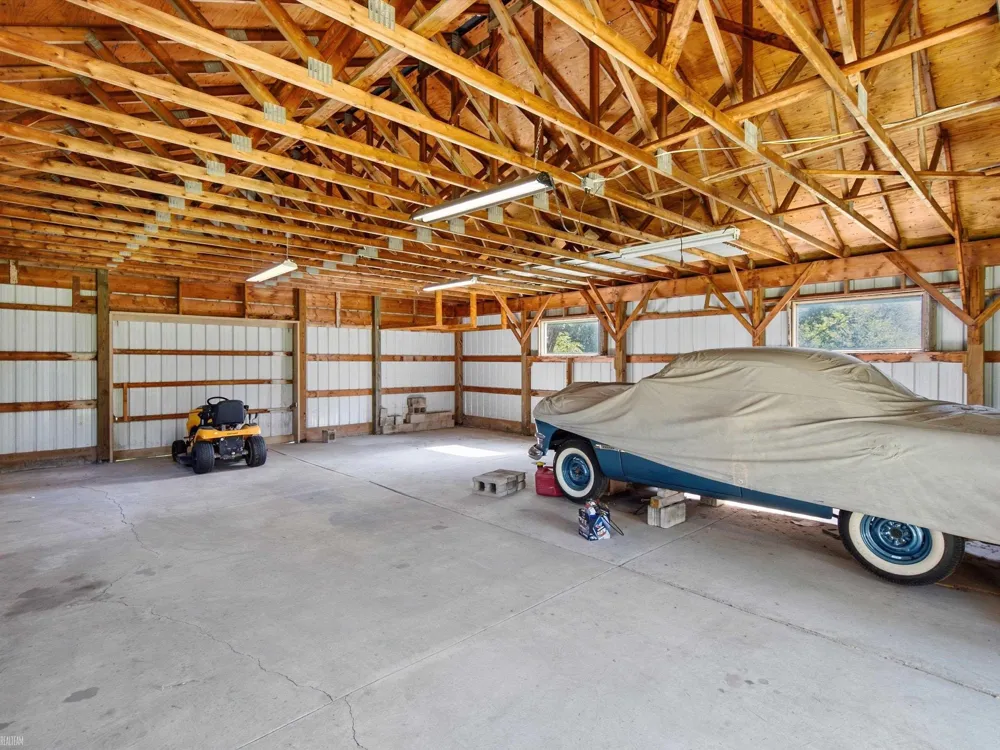 33133 32 Mile Road Richmond City, MI 48062