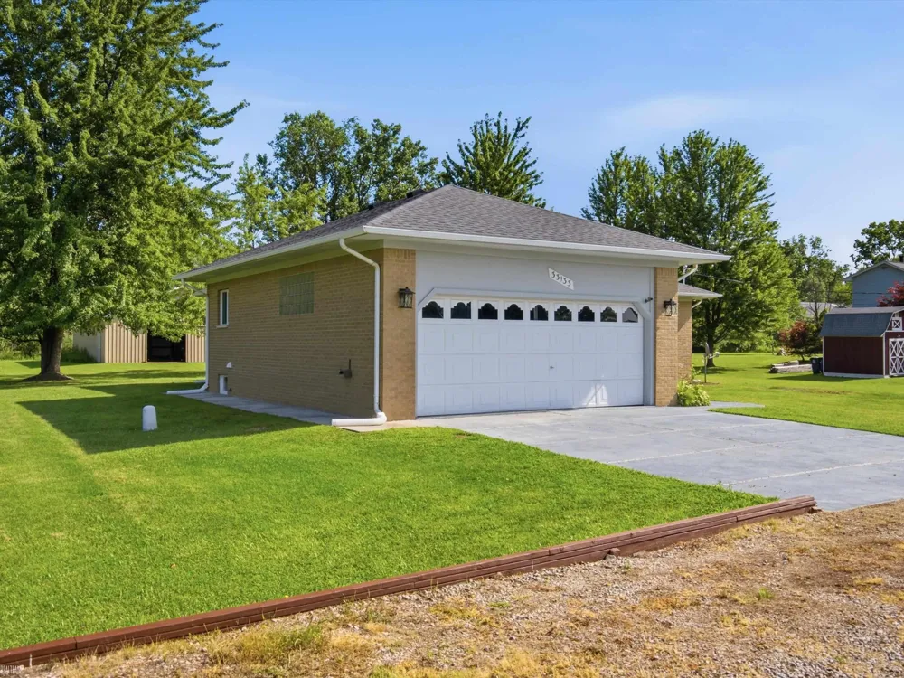 33133 32 Mile Road Richmond City, MI 48062