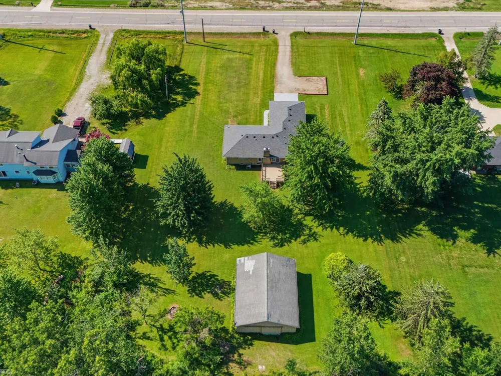 33133 32 Mile Road Richmond City, MI 48062
