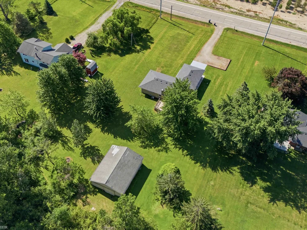 33133 32 Mile Road Richmond City, MI 48062
