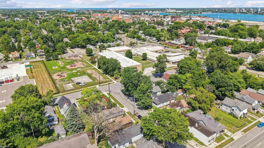 1513 9th Street Port Huron City, MI 48060