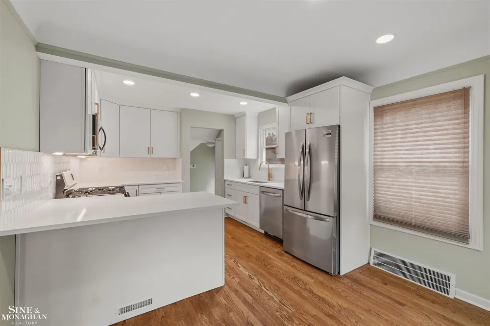 1602 Anita Avenue Grosse Pointe Woods City, MI 48236