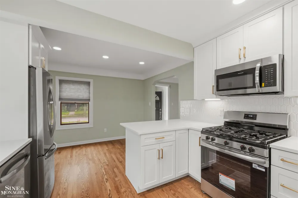 1602 Anita Avenue Grosse Pointe Woods City, MI 48236