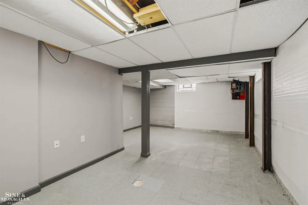 1602 Anita Avenue Grosse Pointe Woods City, MI 48236