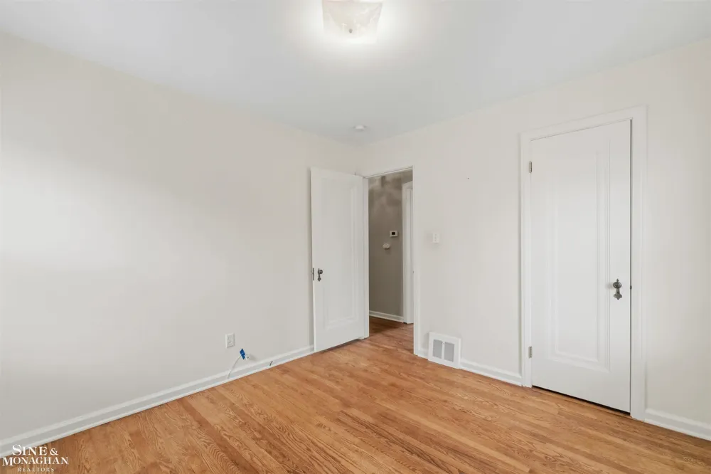 1602 Anita Avenue Grosse Pointe Woods City, MI 48236