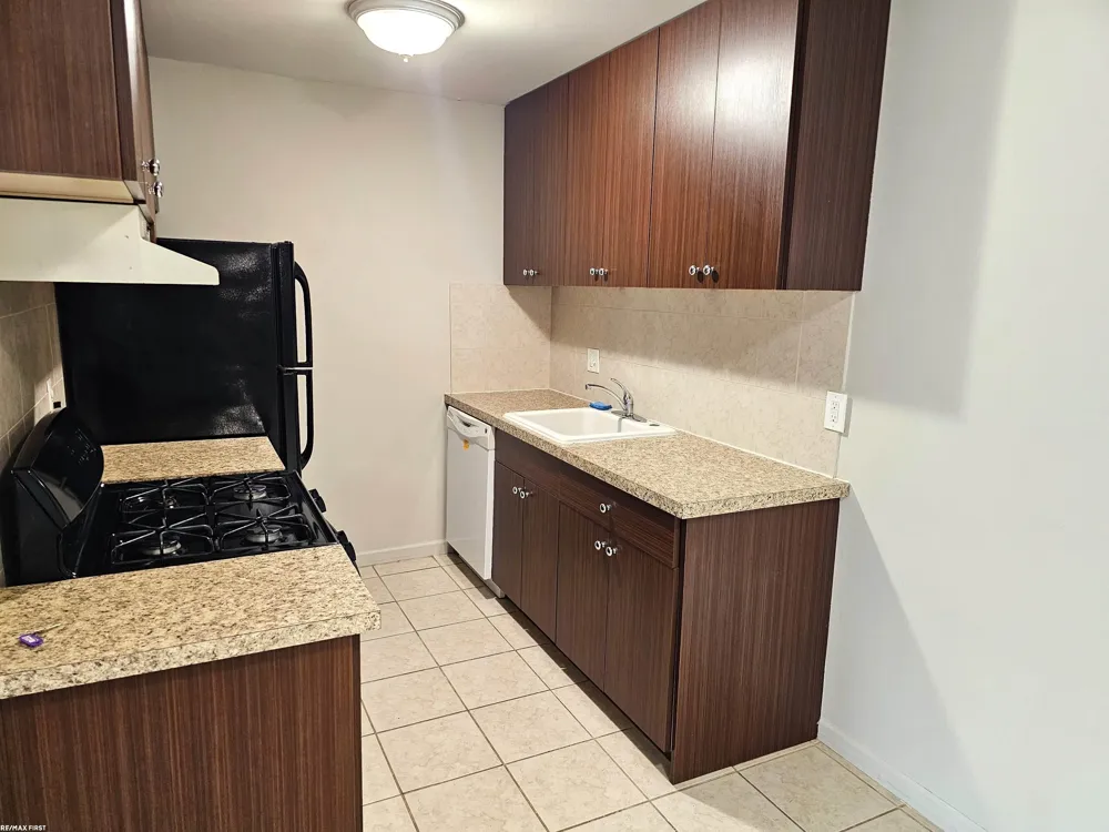 38255 Fairway Court Clinton Charter Township, MI 48038