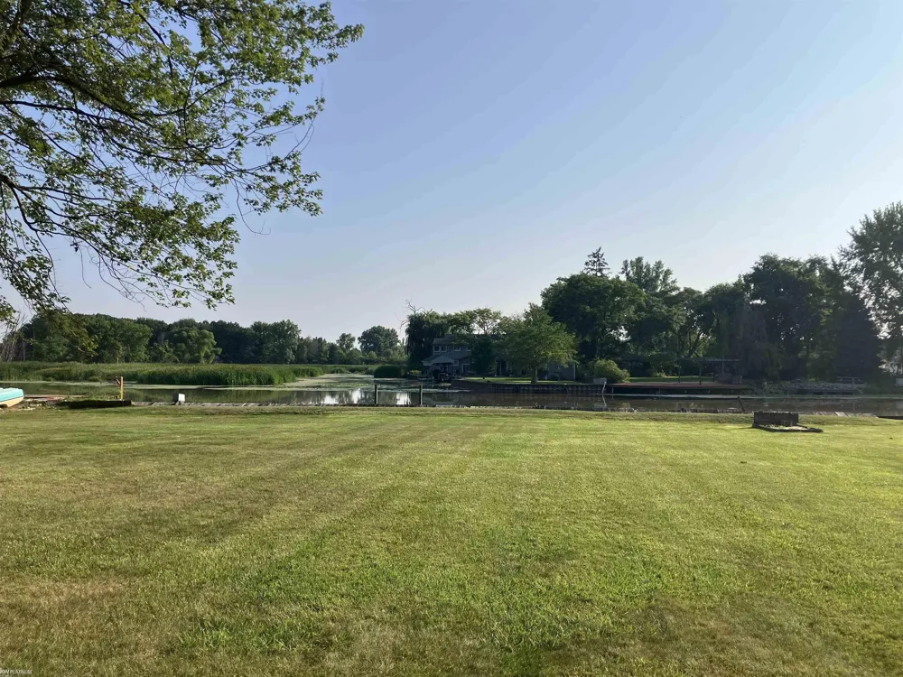 32845 Sutton Road Chesterfield Township, MI 48051