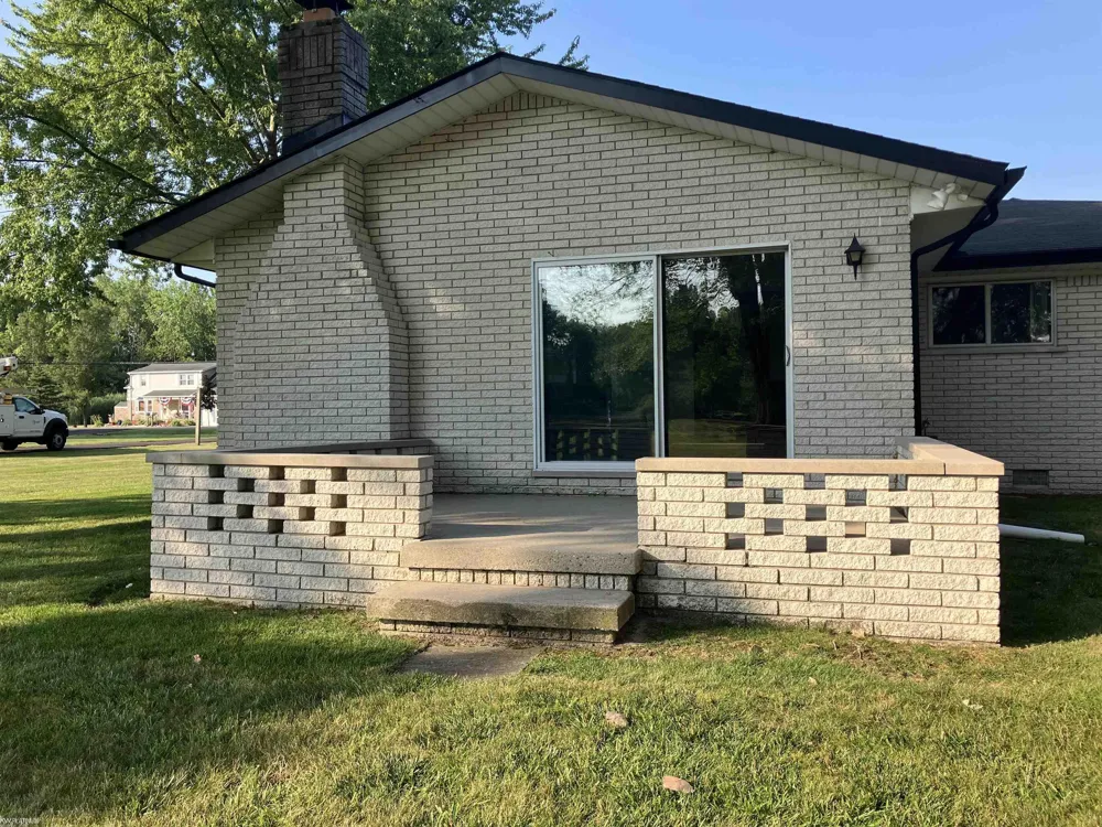 32845 Sutton Road Chesterfield Township, MI 48051