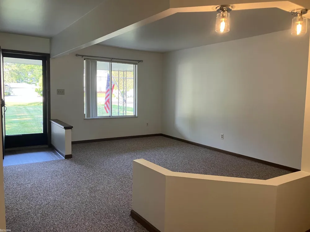 32845 Sutton Road Chesterfield Township, MI 48051