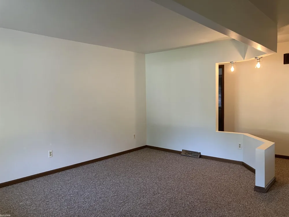 32845 Sutton Road Chesterfield Township, MI 48051