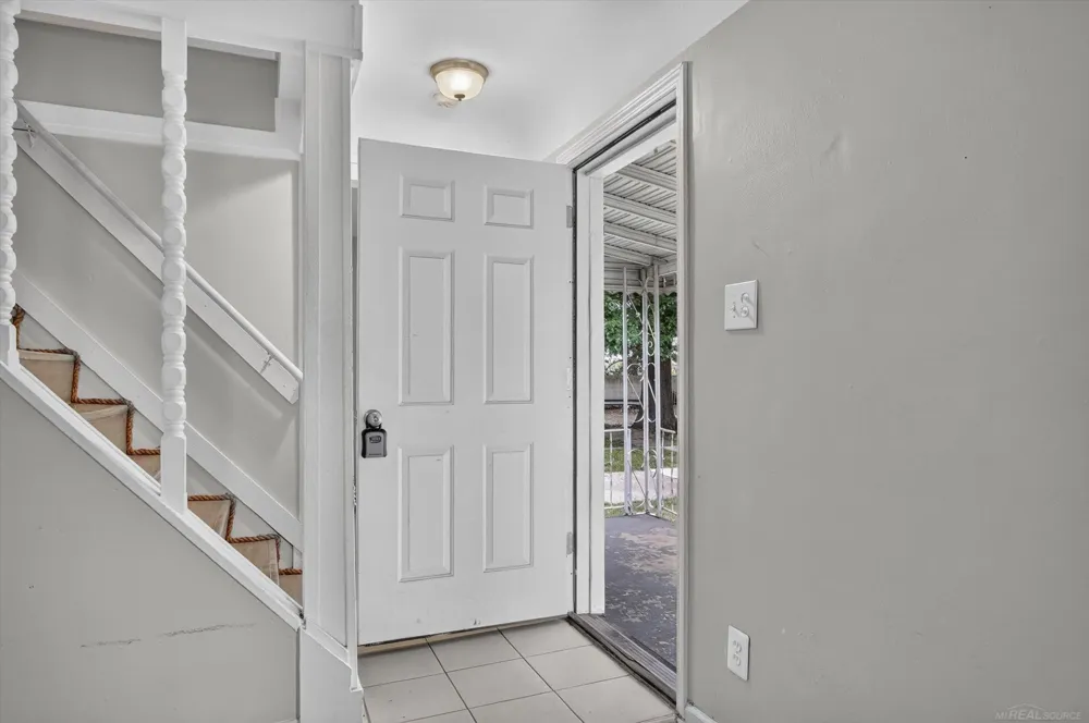 1778 Reo Avenue Lincoln Park City, MI 48146