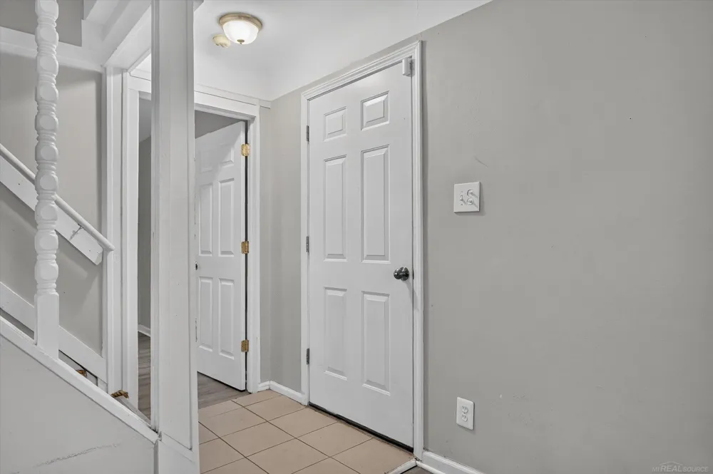1778 Reo Avenue Lincoln Park City, MI 48146