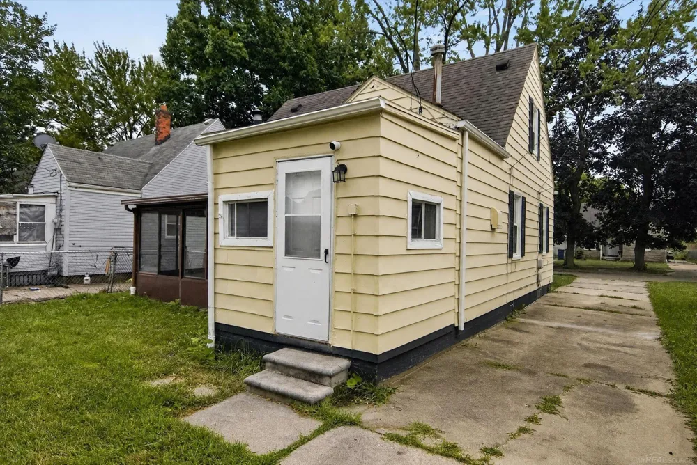 1778 Reo Avenue Lincoln Park City, MI 48146