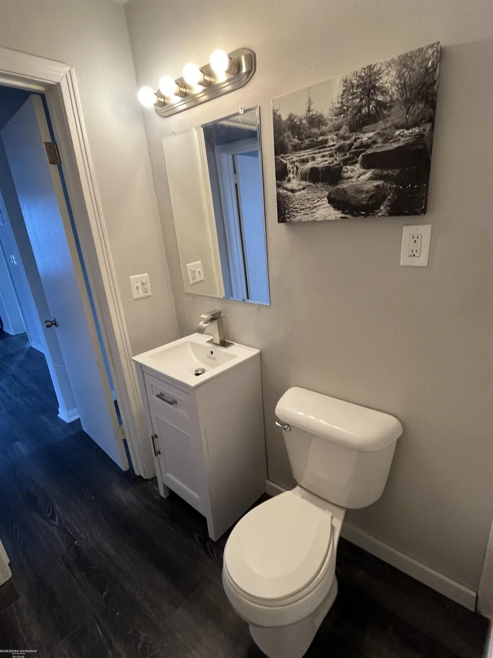 28307 Essex Street Roseville City, MI 48066