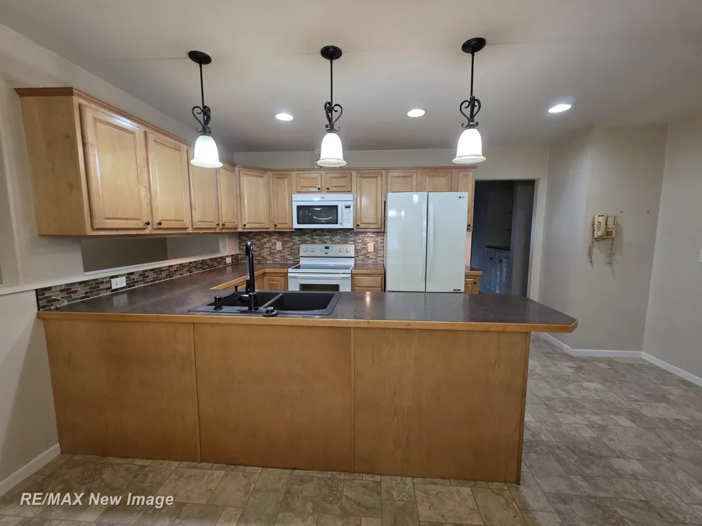 4200 S Wayside Drive Saginaw Charter Township, MI 48603
