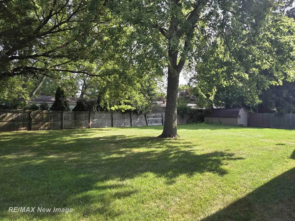 4200 S Wayside Drive Saginaw Charter Township, MI 48603