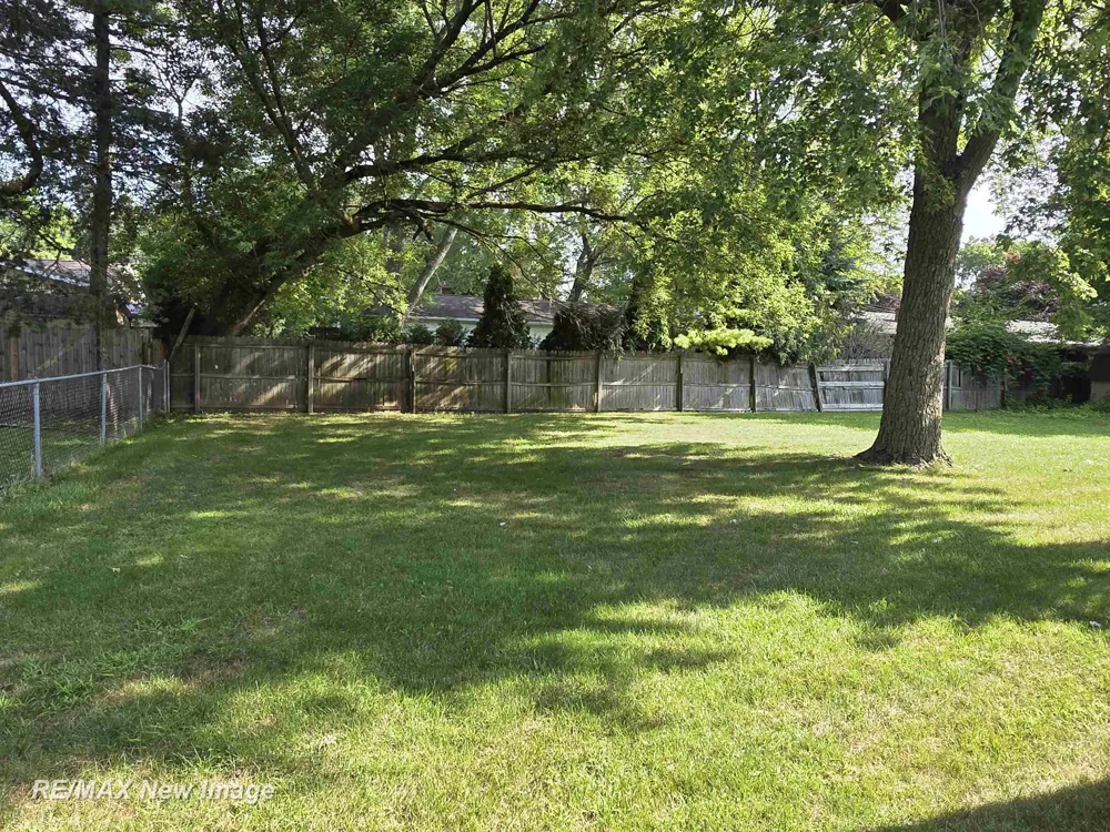 4200 S Wayside Drive Saginaw Charter Township, MI 48603