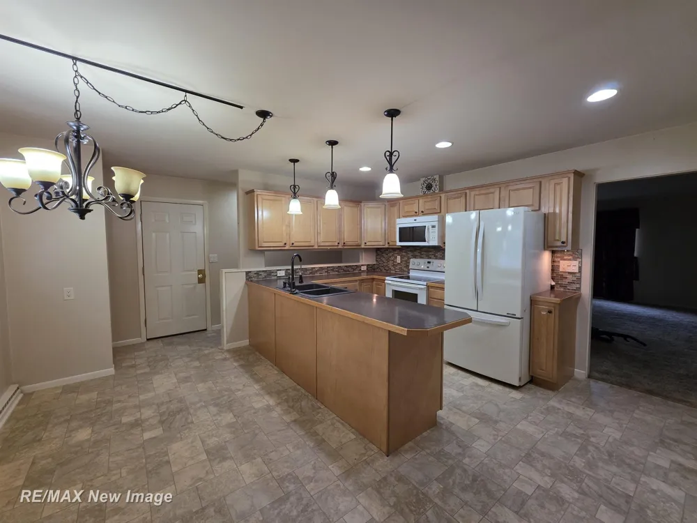 4200 S Wayside Drive Saginaw Charter Township, MI 48603