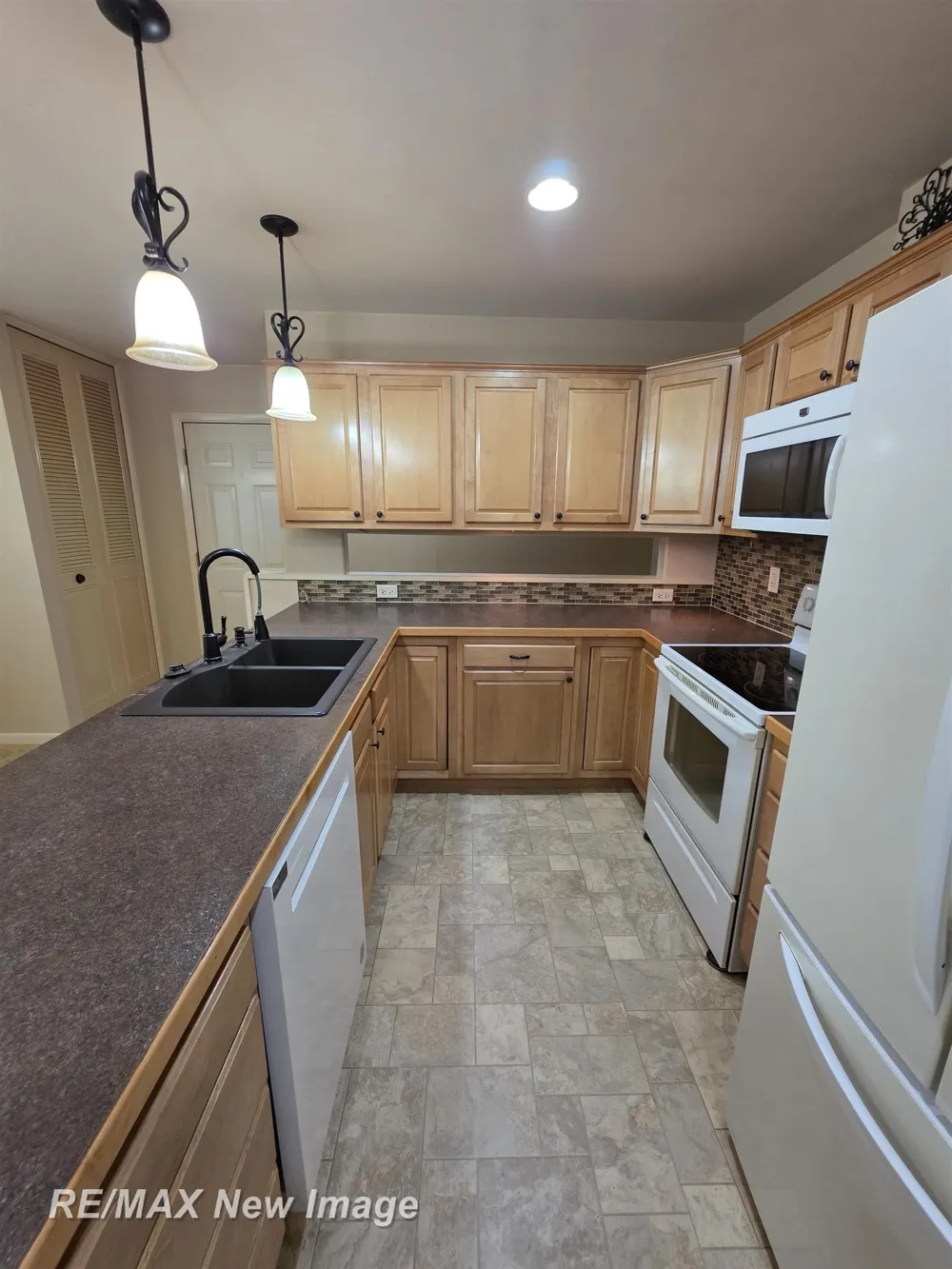 4200 S Wayside Drive Saginaw Charter Township, MI 48603