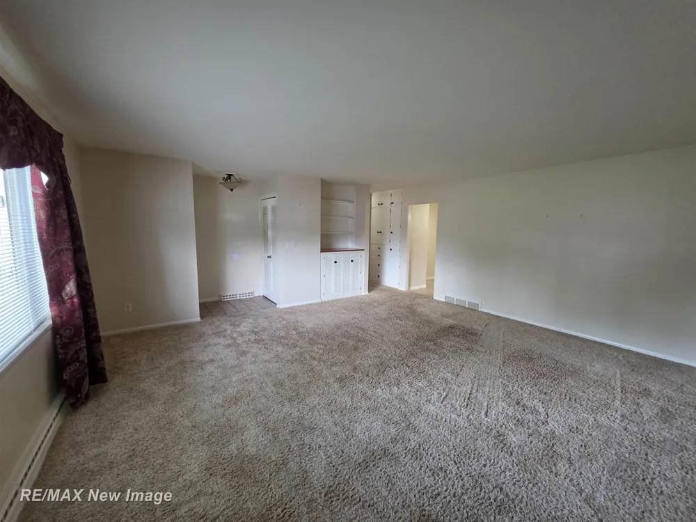4200 S Wayside Drive Saginaw Charter Township, MI 48603