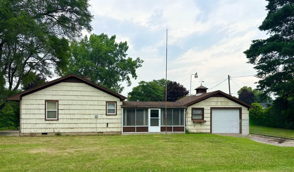 354 S 30th Street Buena Vista Charter Township, MI 48601