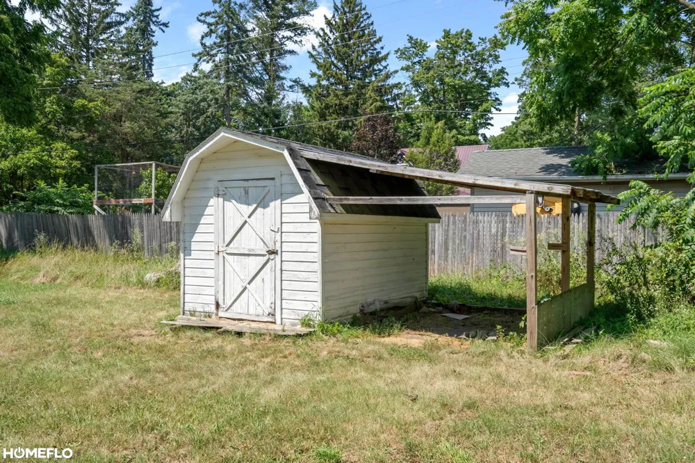 240 W 3rd Street Imlay City City, MI 48444