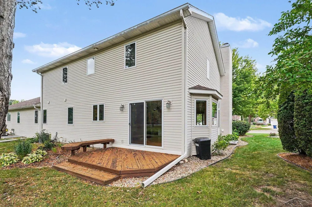 8 Thornapple Court Saginaw Charter Township, MI 48603