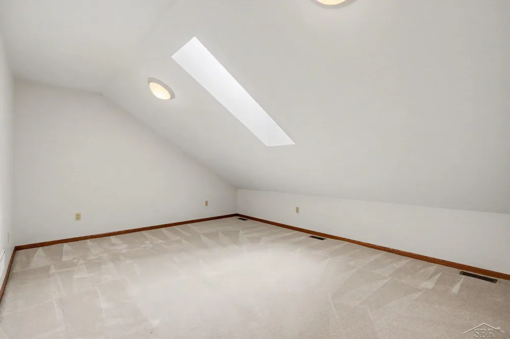 8 Thornapple Court Saginaw Charter Township, MI 48603