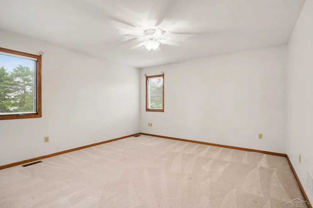 8 Thornapple Court Saginaw Charter Township, MI 48603