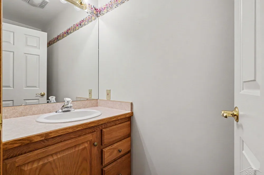 8 Thornapple Court Saginaw Charter Township, MI 48603