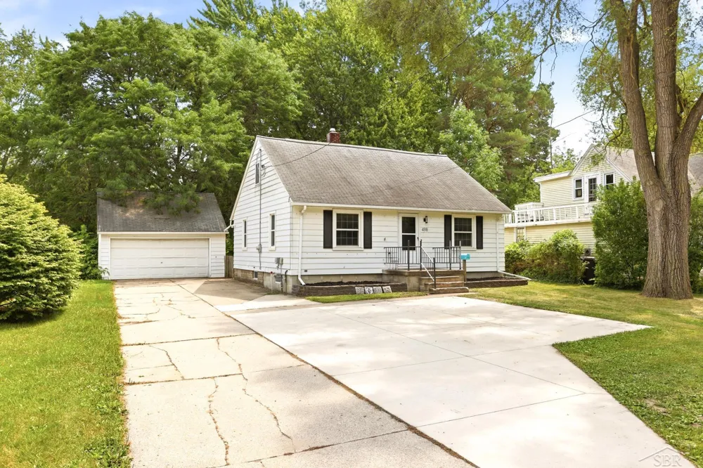 4518 Jefferson Avenue Midland City, MI 48640